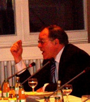 Rudolf Dressler 2008 bei einem Nahost-Talk in Münster Rudolf Dreßler bei einem Nahost-Talk von DINO 2008 in Münster, Bild K.H. Reinartz